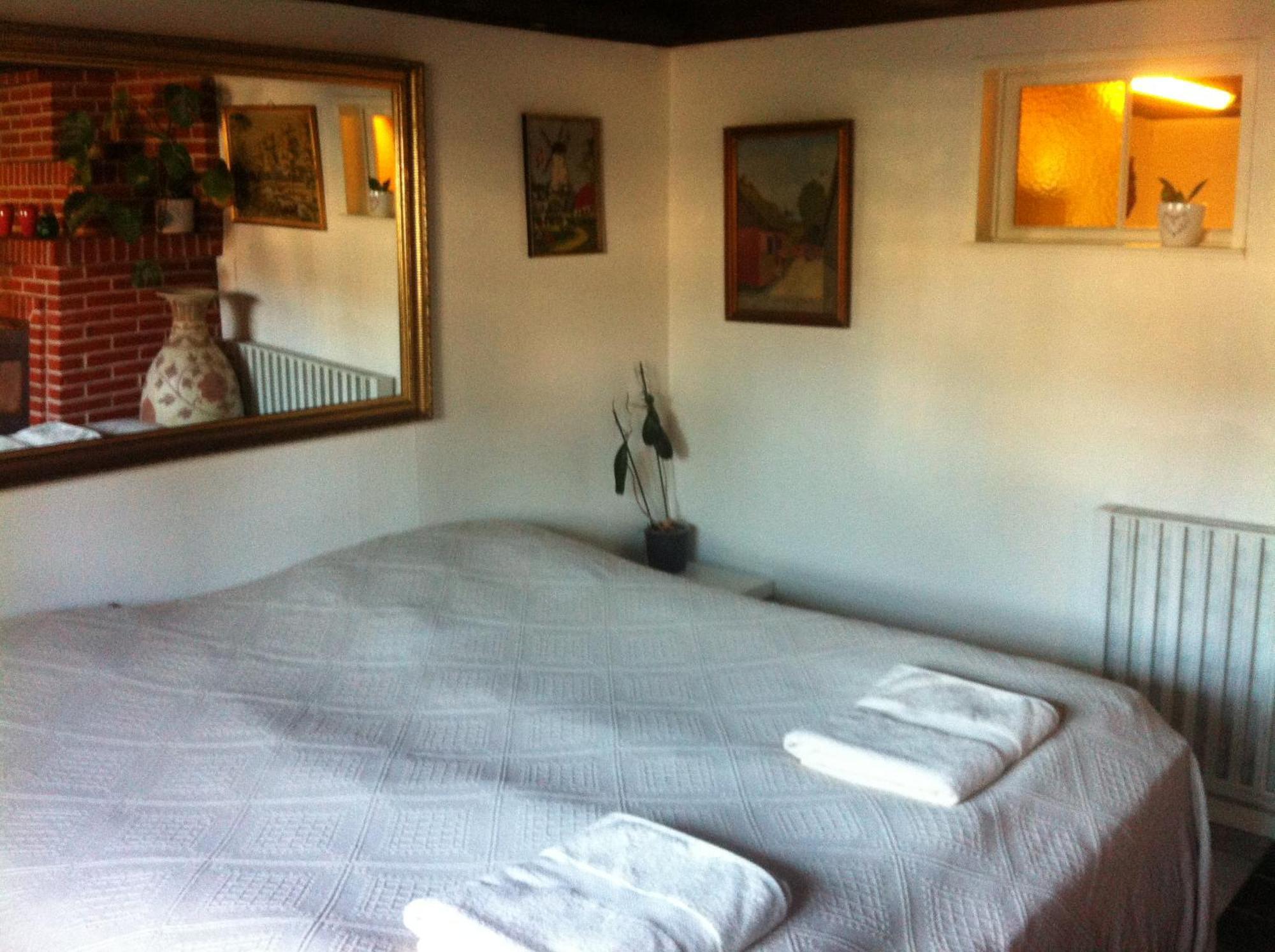 Apartment Bed & Kitchen Koge
